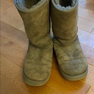 Gray Uggs